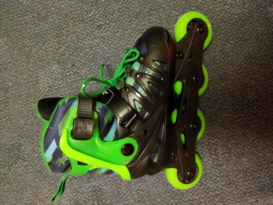 Роликовые коньки