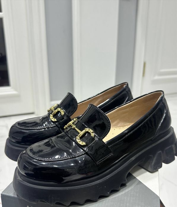 Лоферы черные,женские