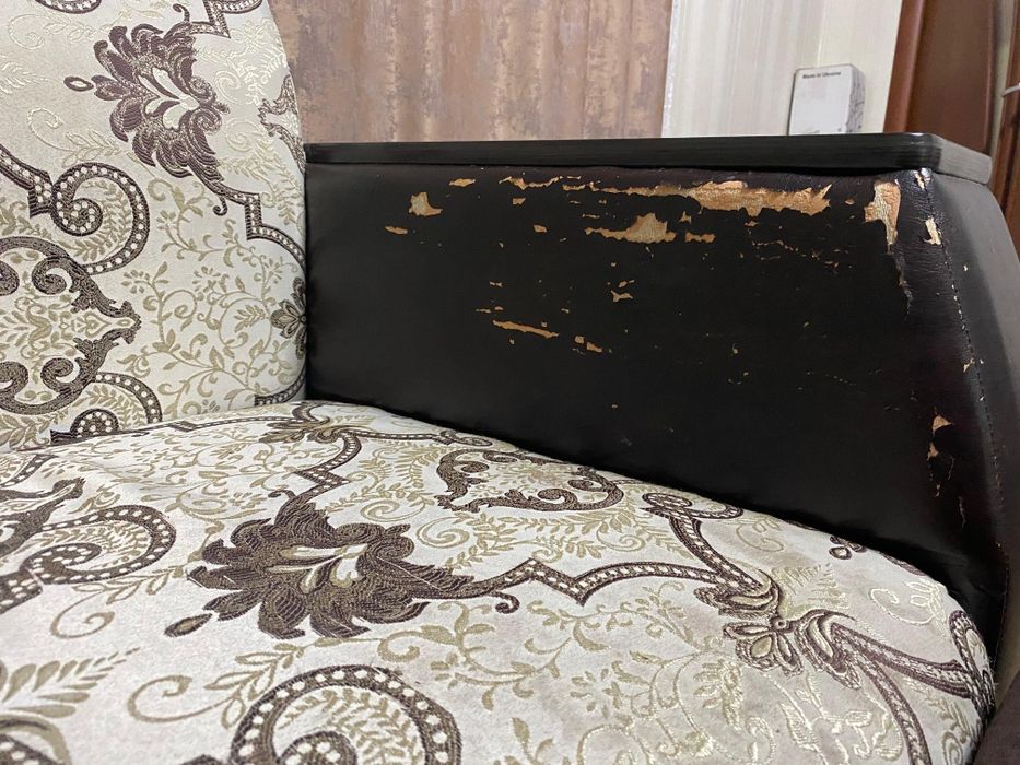 Диван угловой, раздвижной.