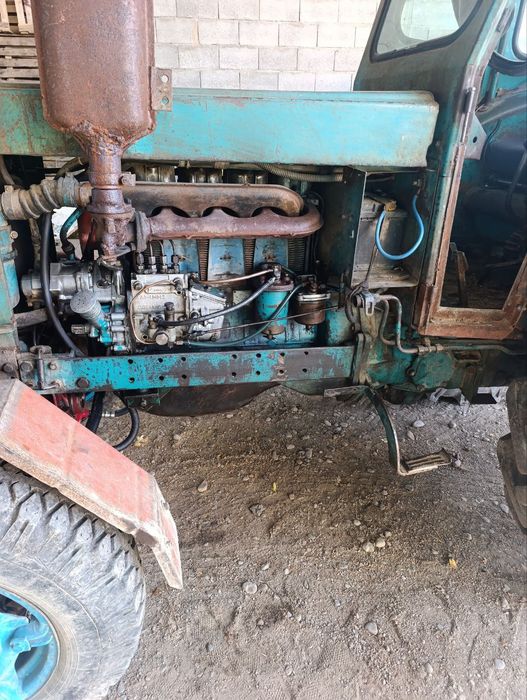 Трактор сотилади.