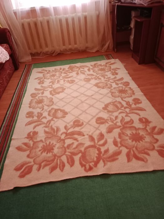 Продаю тёплые одеяла верблюжьи,перовые, фабричные,российские тёплые од