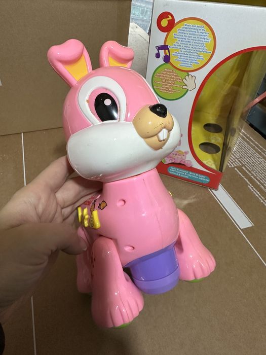 Играчката свети, движи се, свири за деца до 3-4 години