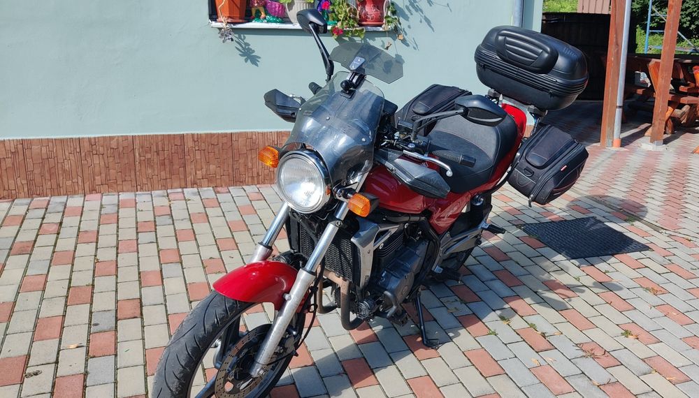 Kawasaki ER-5 499 cmc – 37 kW (50 CP) – 1999 – Gata de drum!