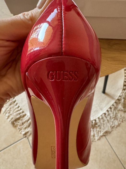 Кожени червени обувки  GUESS
