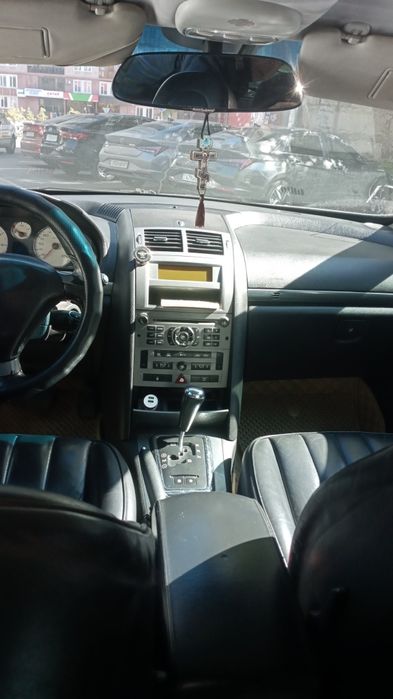 Автомобиль Peugeot 407 .