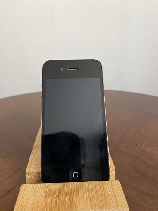 Vând iphone 4s 16 GB