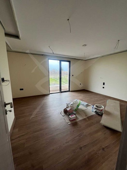 Продава се Къща в Варна, Изгрев - 361 кв.м за 1801 €/кв.м - Снимка #2