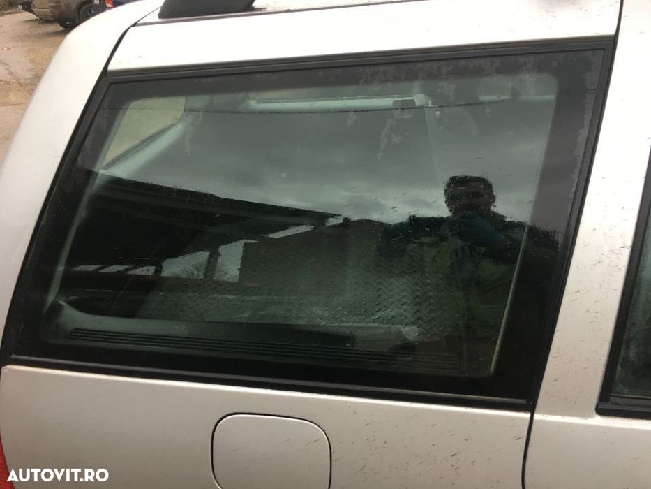 Geam Dreapta Spate Aripa VW Bora Break / Combi 1998 - 2005 Cod Culoare LA7W