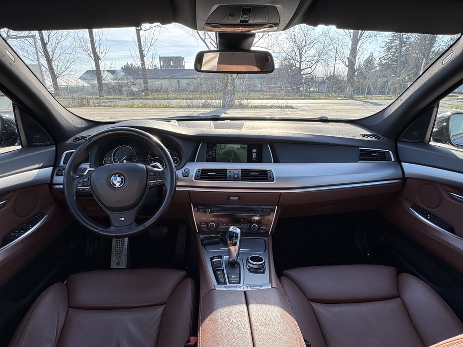 Bmw 530 2013 M Paket/X drive/pano/keyless/camere/distronic/dvd uri/rat