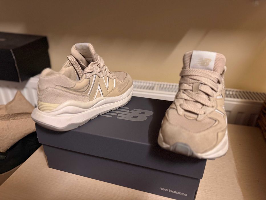 Adidasi dama New Balance 5740