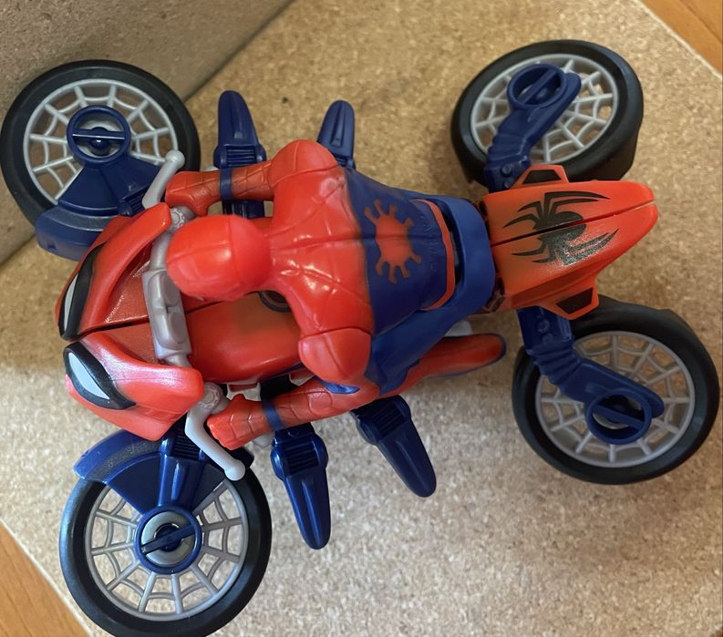 Motocicleta+drona spider man