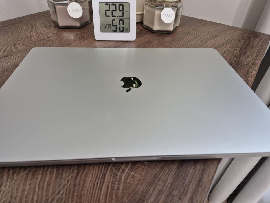 Apple MacBook Pro 2019 Touch Bar