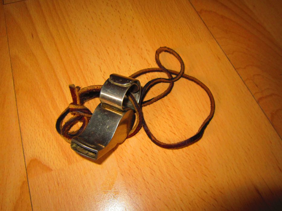 Професионална Съдийска Полицейска Свирка Англия