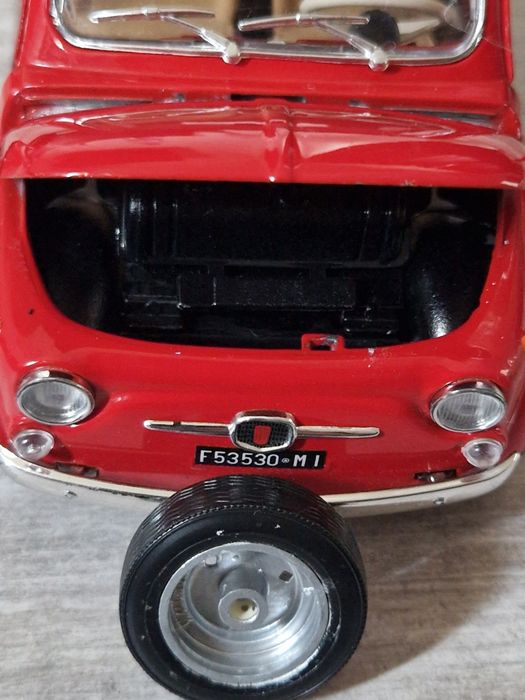 Vând machetă auto de colecție Fiat 500,