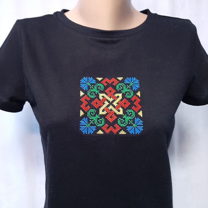 Тениска с шевица