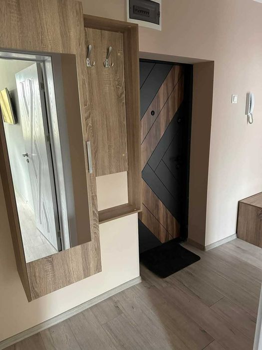 Дава се под наем Тристаен апартамент в Добрич, ЖП Гара - 80 кв.м за 306 € - Снимка #11