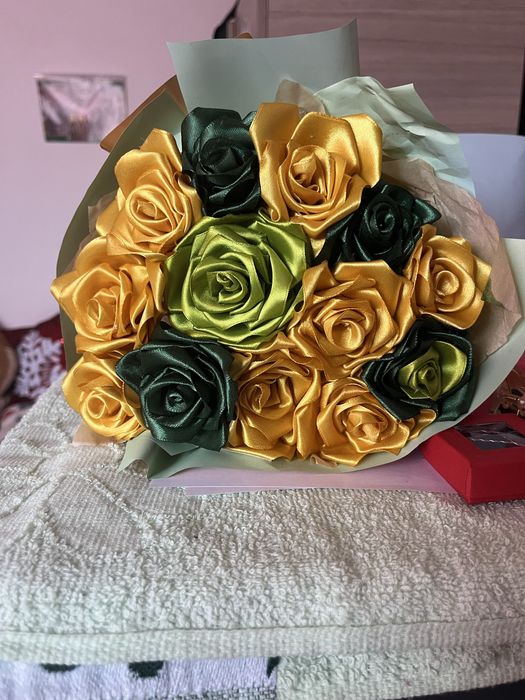 Buchete satin diferite modele realizate pe comada