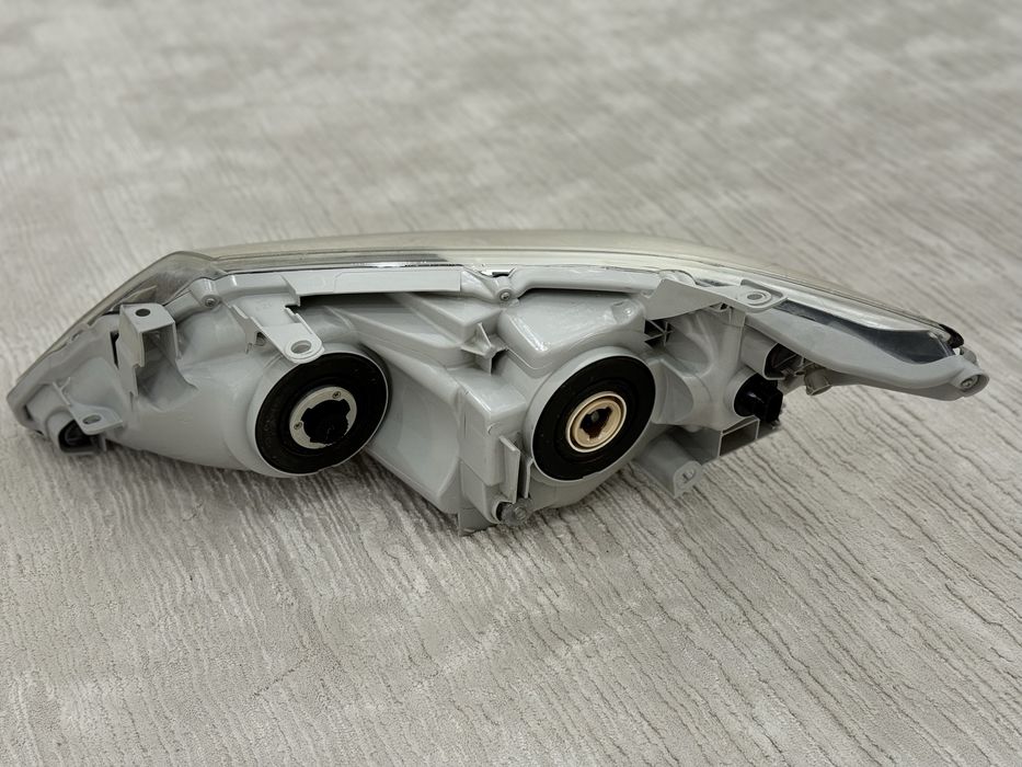 Фары на камри 50 американец SE