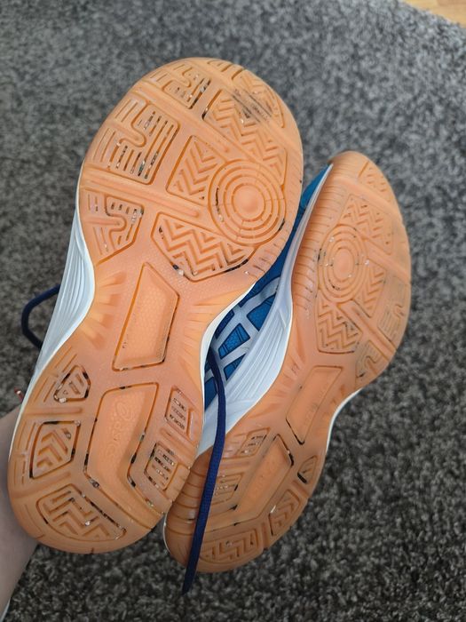 Маратонки Asics  Номер 35,5