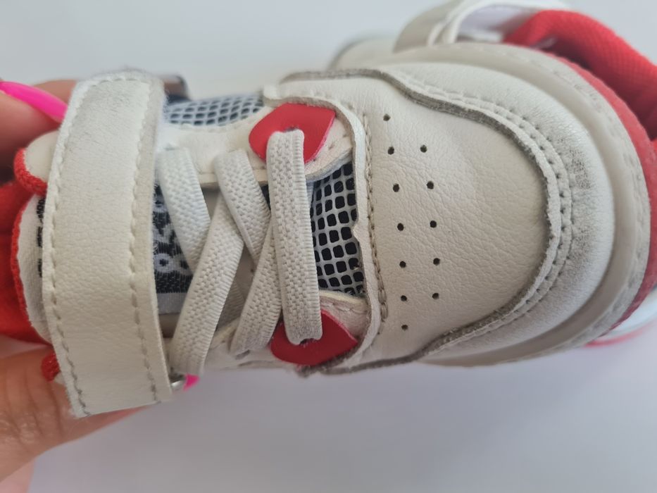 Продам кроссовки на мальчика