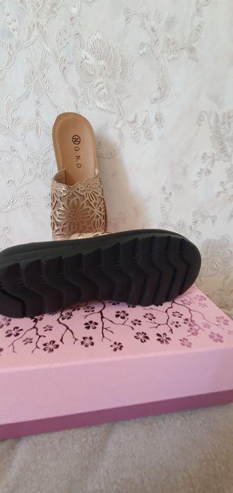 Туфли кожанные  коричневые стелька кожа, туфли замша , макасины кожа.