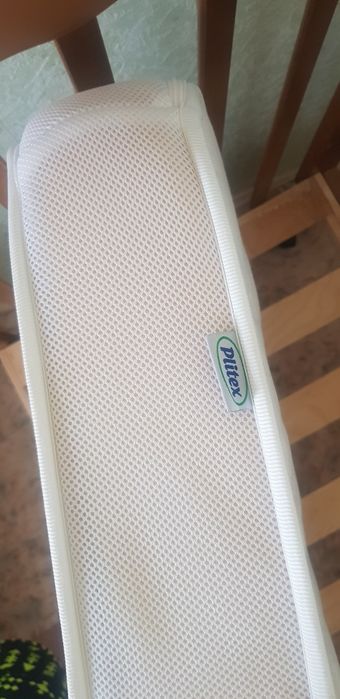 Детская кроватка с матрацем