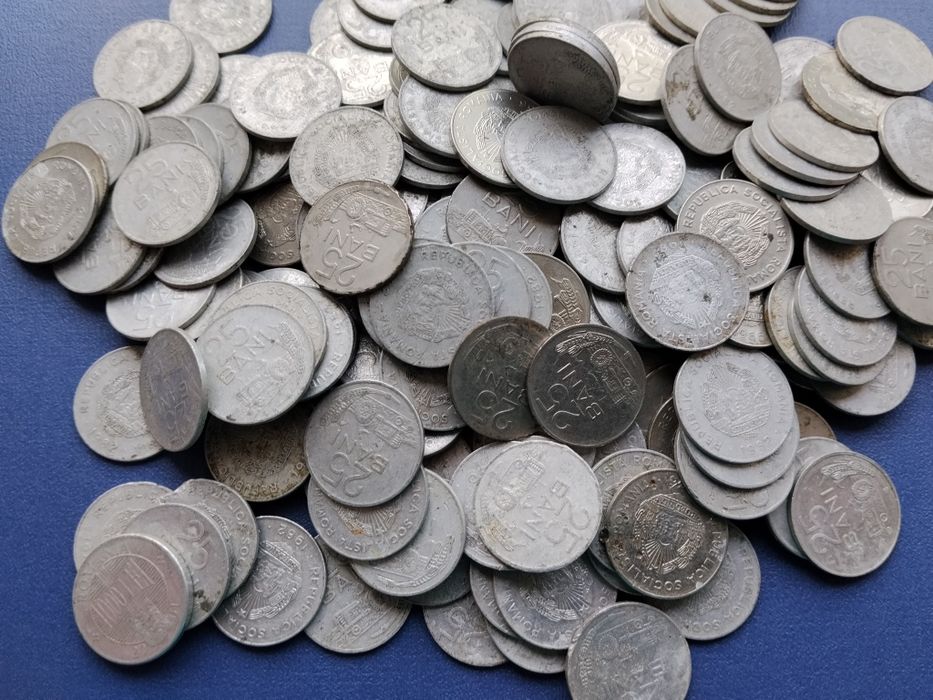 Vând monede 5 bani,15 bani, 25 bani, 1 lei și 3 lei din 1966
