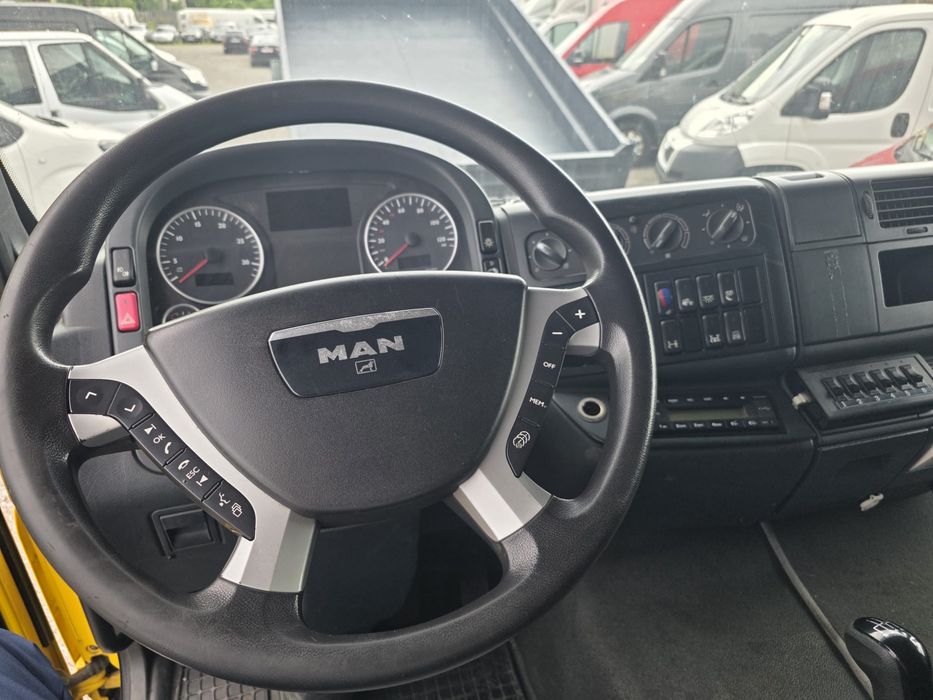Man 12.220 autoplatforma hidraulica
