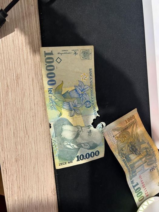 Bancnota de 10.000 de lei din 1999.