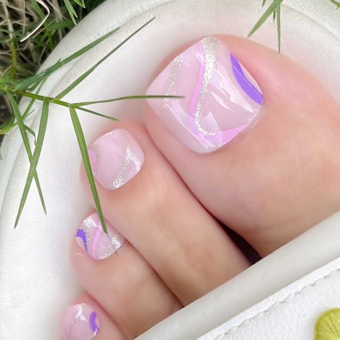 Изкуствени нокти за крака