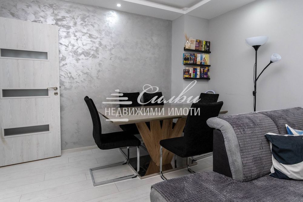 Продава се Тристаен апартамент в Шумен, Боян Българанов 2 - 85 кв.м за 1260 €/кв.м - Снимка #4