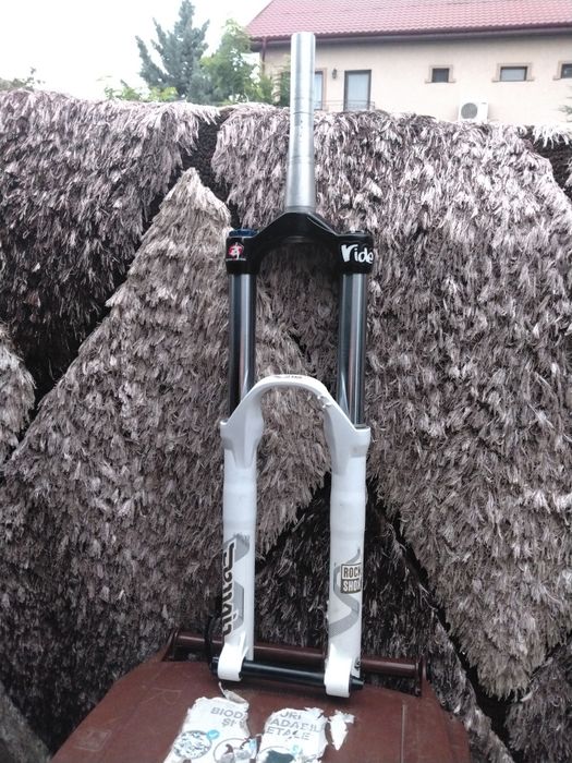 Vând furcă rockshox domain 318