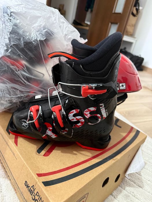 Clapari si casca ski