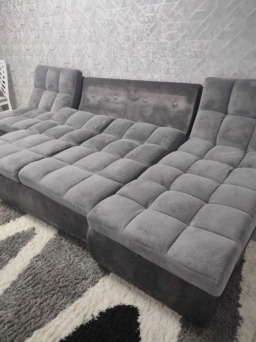 Модульный  диван с оттоманкой