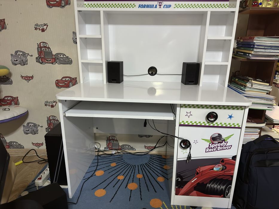 Компьютерный стол