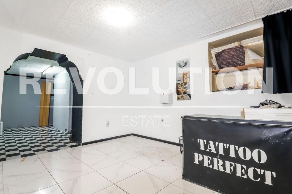 Дава се под наем Офис в Варна, Колхозен пазар - 30 кв.м за 300 € - Снимка #1