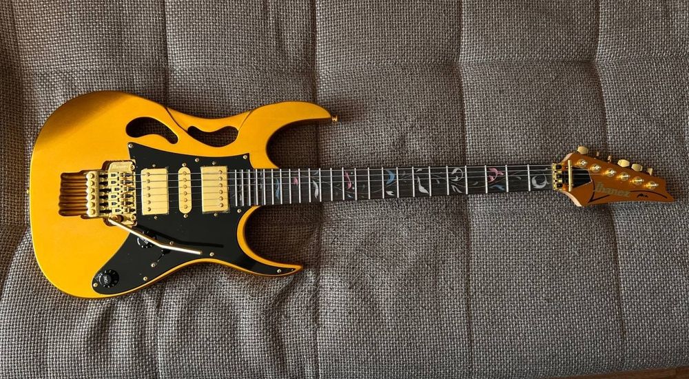 Золотой Ibanez абсолютно новый