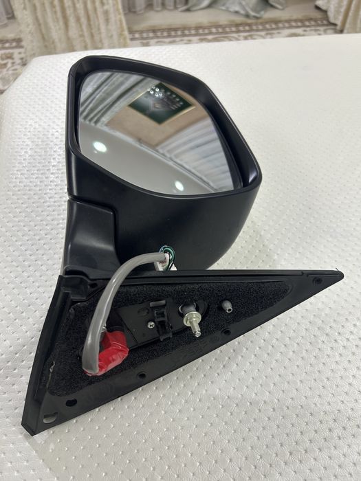 Продам зеркало прадо 150