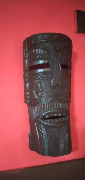 Ръчно изработена маска от Мозамбик