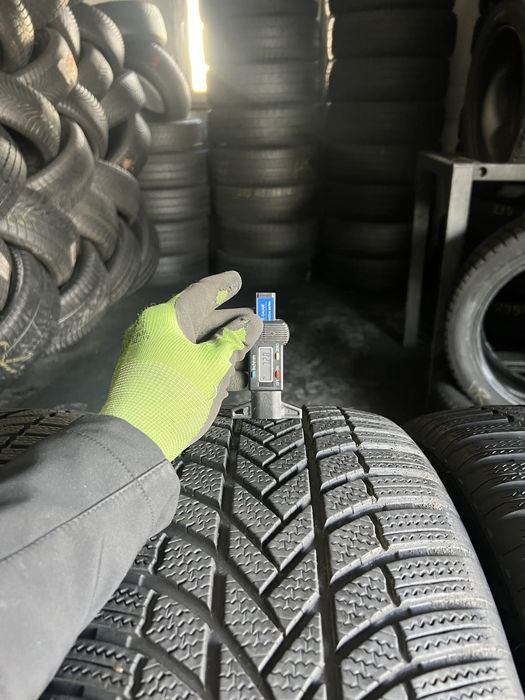 4 anvelope de iarna 255/50/20 Bridgestone 7-7.5 mm!