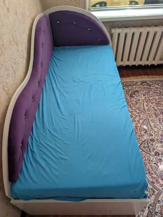 Детская/подростковая мебель: кровать + письменный стол с шкафом