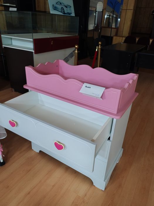 Комод новый для девочки.