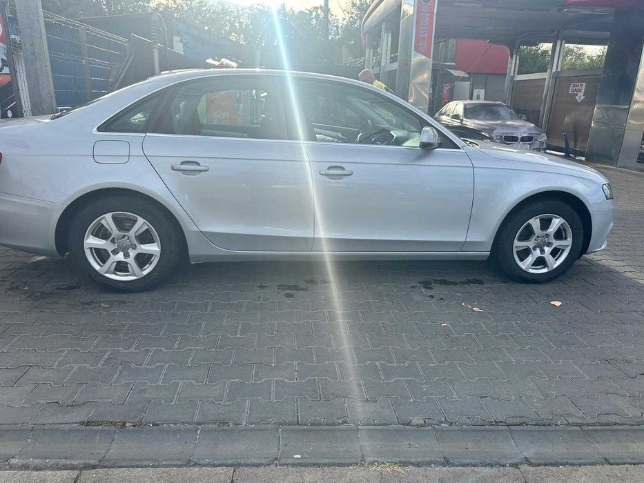 Audi A4 Limuzina