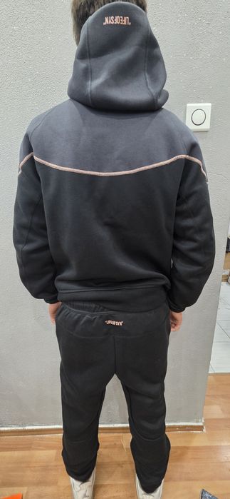 Nike Tech Syna World