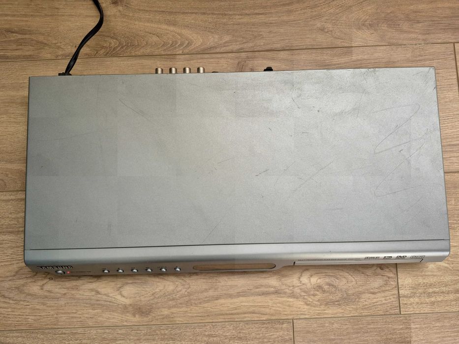 DVD плейър Samsung DVD-P355 с оригинално дистанционно