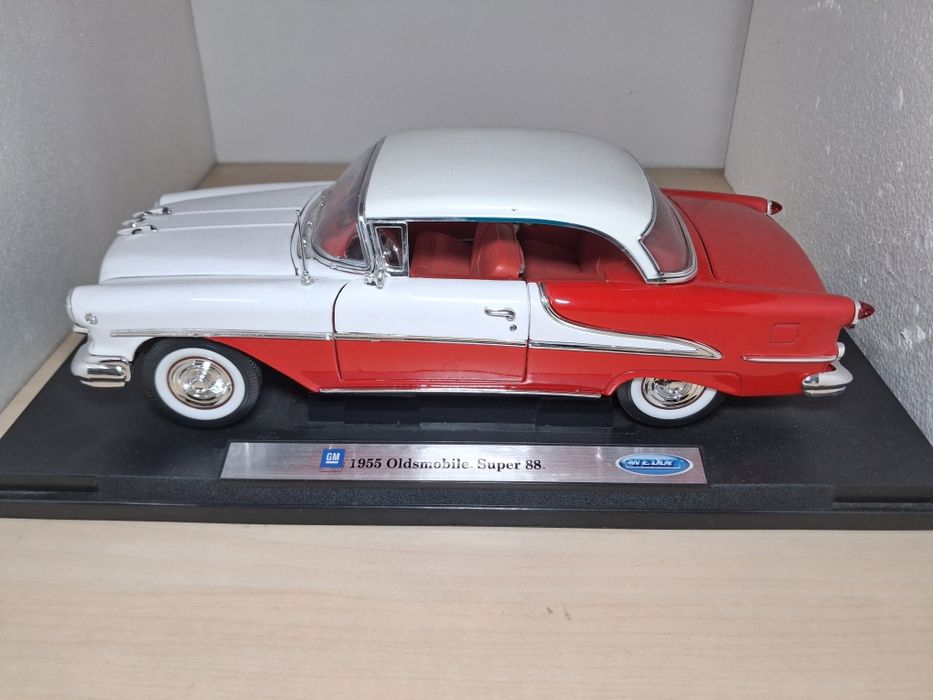 Oldsmobile scara 1:18 welly