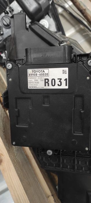 Блок управления фарой  Toyota Land Cruiser Prado 150