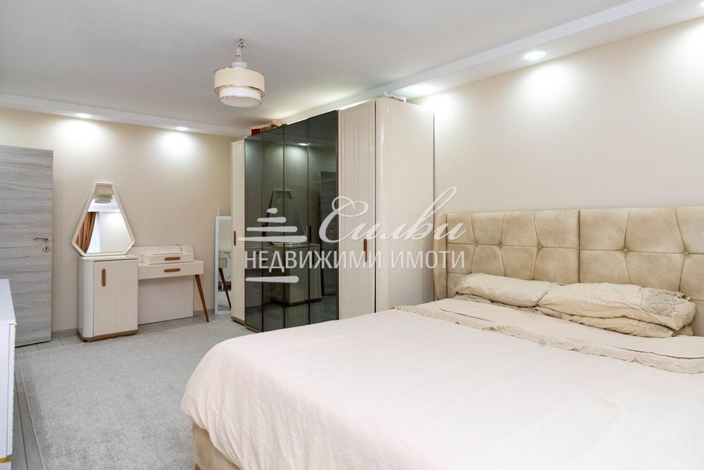 Продава се Тристаен апартамент в Шумен, Пазара - 94 кв.м за 1682 €/кв.м - Снимка #11