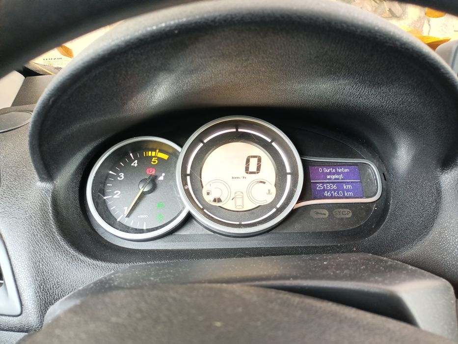RENAULT Megane 2010 — imagine 3