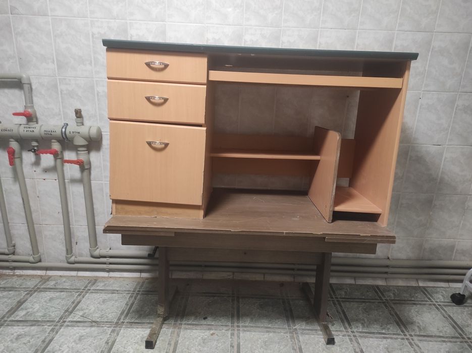Столы даром самовывоз